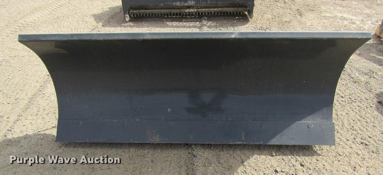 image for item DE6658 2015 Bobcat snow blade