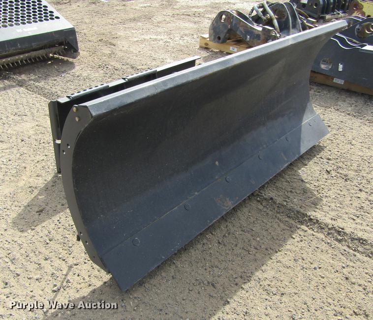image for item DE6658 2015 Bobcat snow blade
