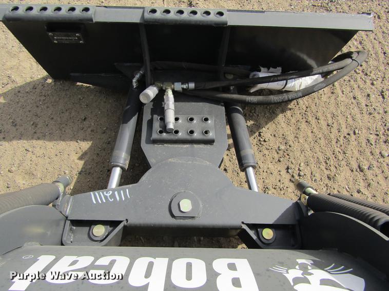 image for item DE6658 2015 Bobcat snow blade