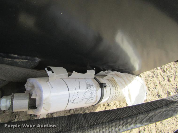 image for item DE6658 2015 Bobcat snow blade