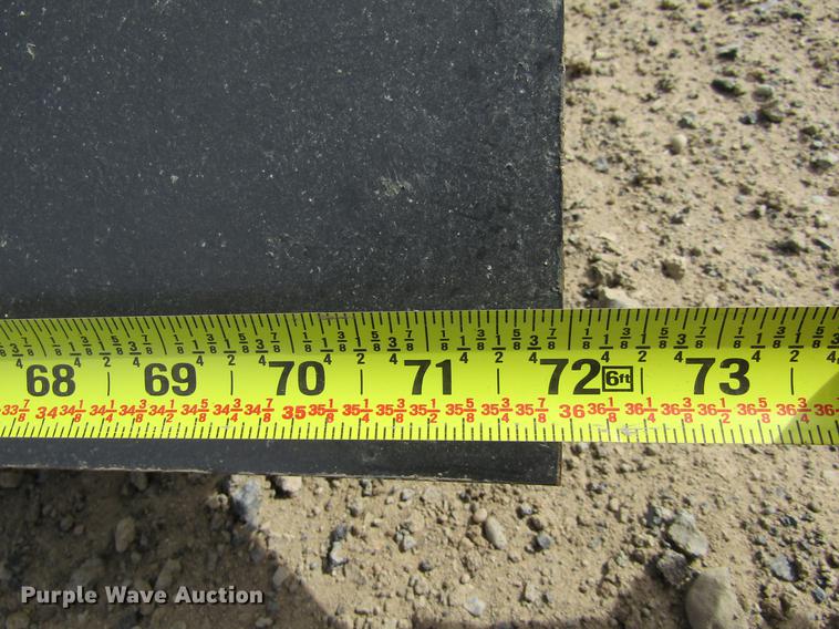 image for item DE6658 2015 Bobcat snow blade