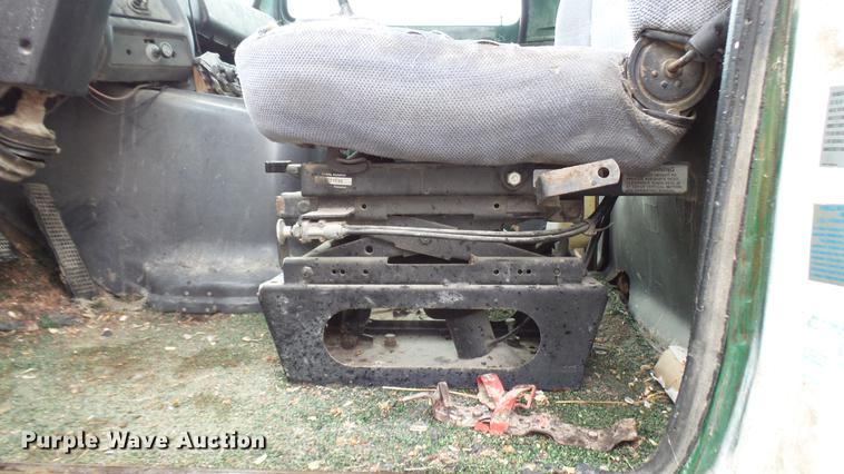 image for item DP9574 1975 Ford 900 grain truck