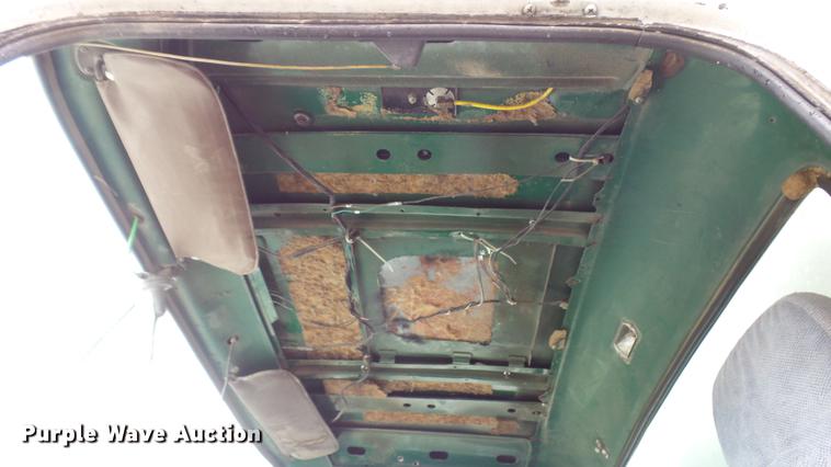 image for item DP9574 1975 Ford 900 grain truck