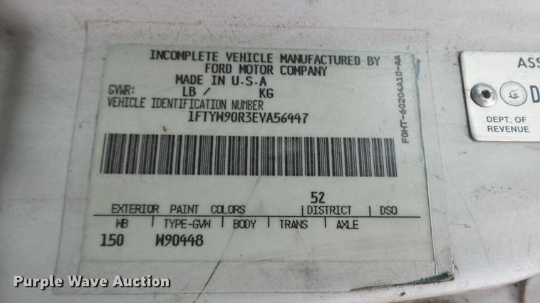 image for item DP9574 1975 Ford 900 grain truck