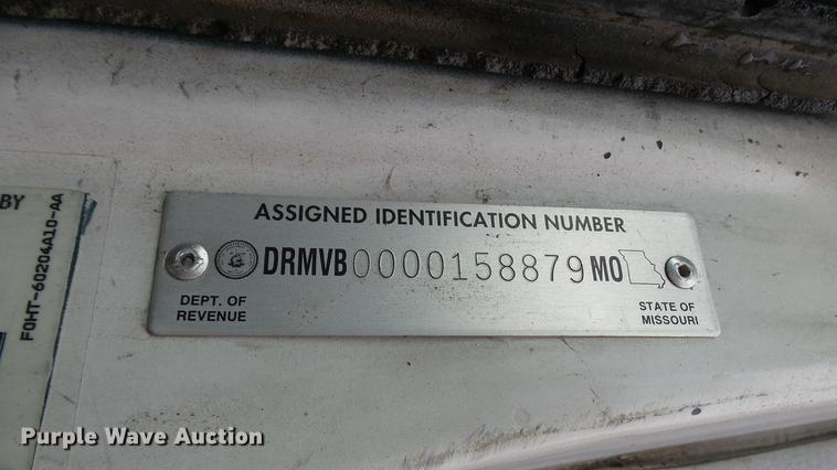 image for item DP9574 1975 Ford 900 grain truck