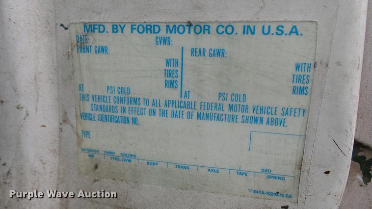 image for item DP9574 1975 Ford 900 grain truck