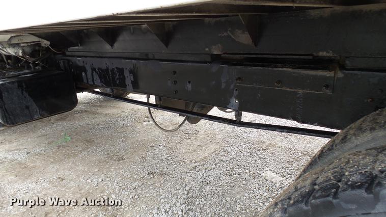 image for item DP9574 1975 Ford 900 grain truck