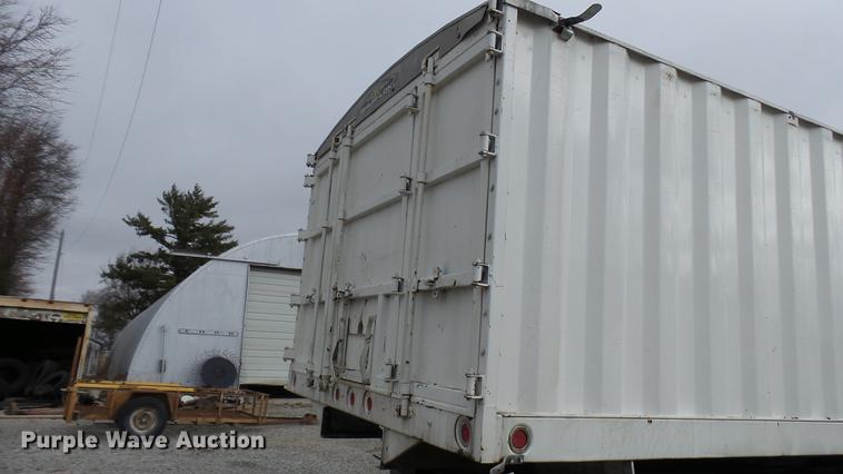 image for item DP9574 1975 Ford 900 grain truck