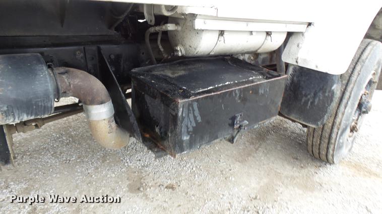 image for item DP9574 1975 Ford 900 grain truck