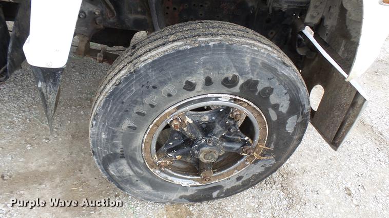 image for item DP9574 1975 Ford 900 grain truck