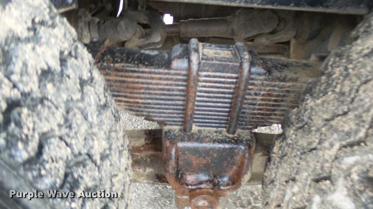 image for item DP9574 1975 Ford 900 grain truck