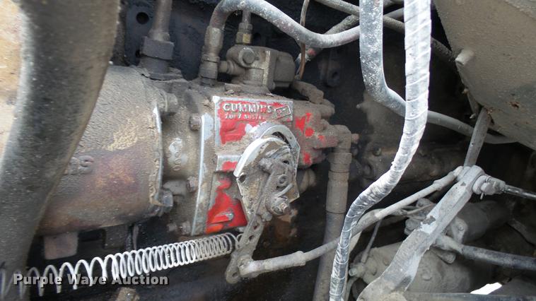 image for item DP9574 1975 Ford 900 grain truck