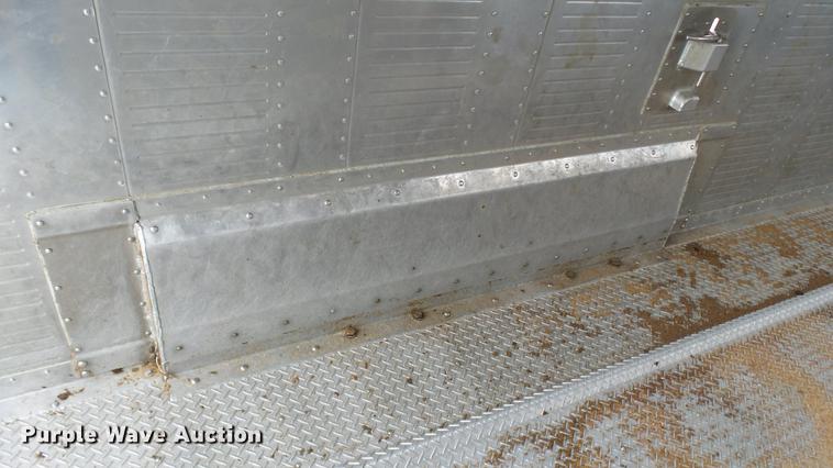 image for item DP9576 2006 Wilson PSGN-3724T livestock trailer