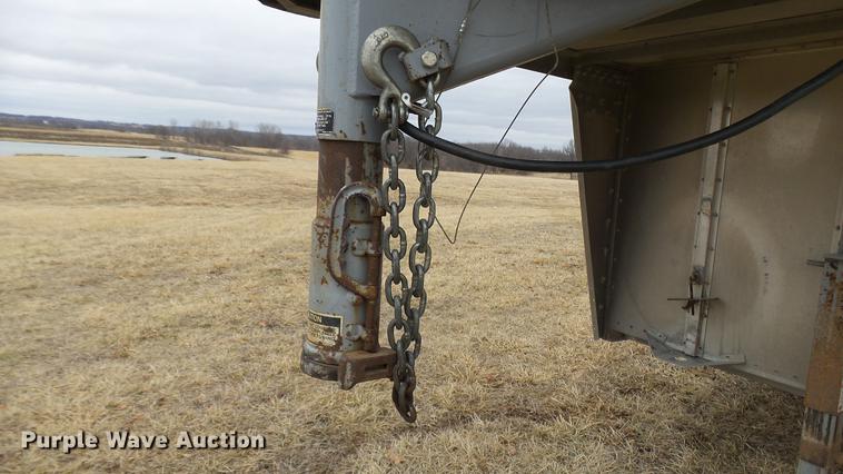 image for item DP9576 2006 Wilson PSGN-3724T livestock trailer