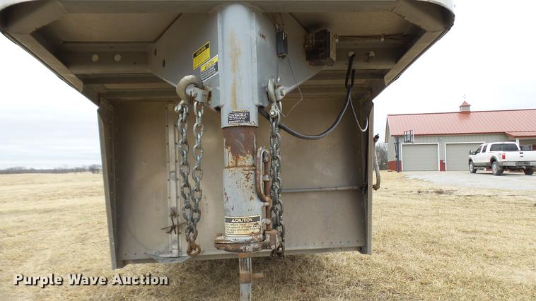 image for item DP9576 2006 Wilson PSGN-3724T livestock trailer