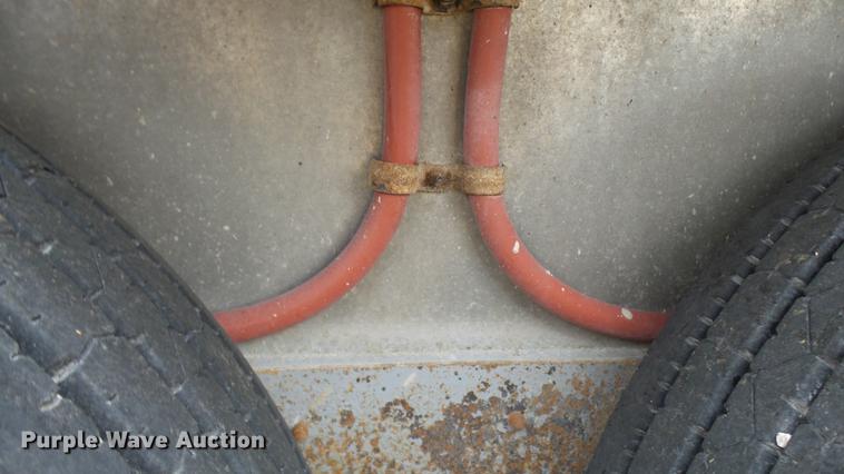 image for item DP9576 2006 Wilson PSGN-3724T livestock trailer