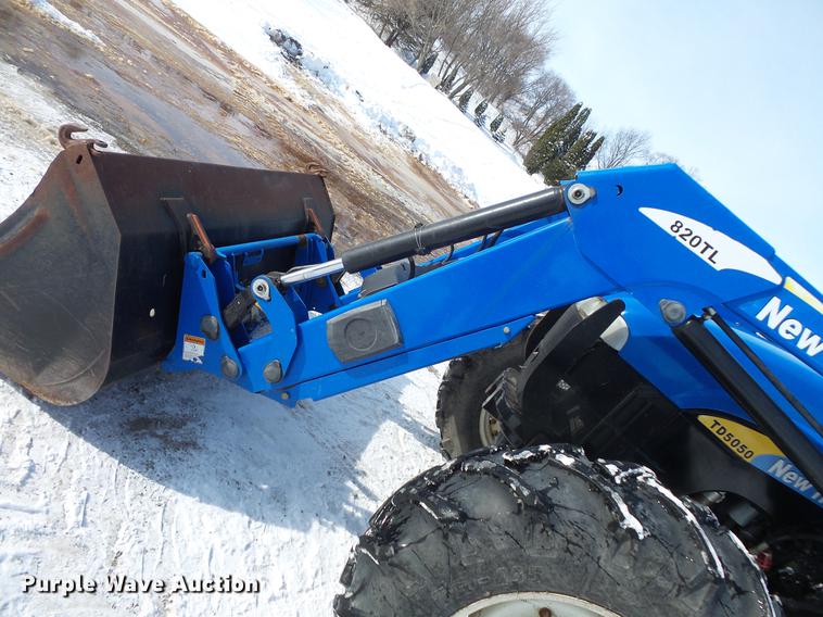 image for item DV9552 2009 New Holland TD5050 MFWD tractor