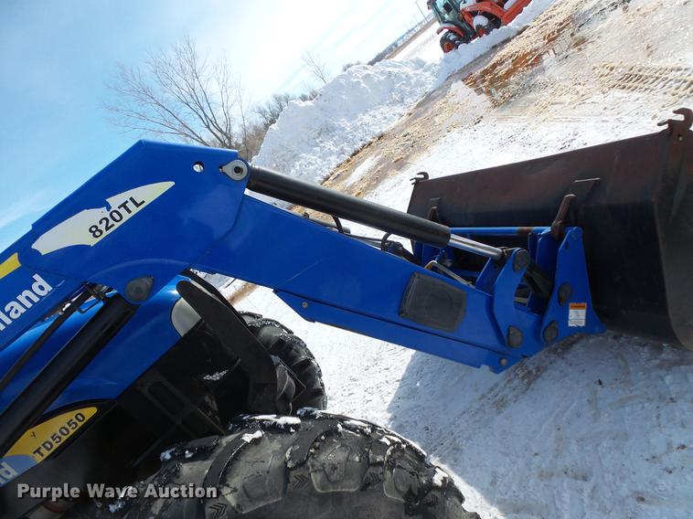image for item DV9552 2009 New Holland TD5050 MFWD tractor
