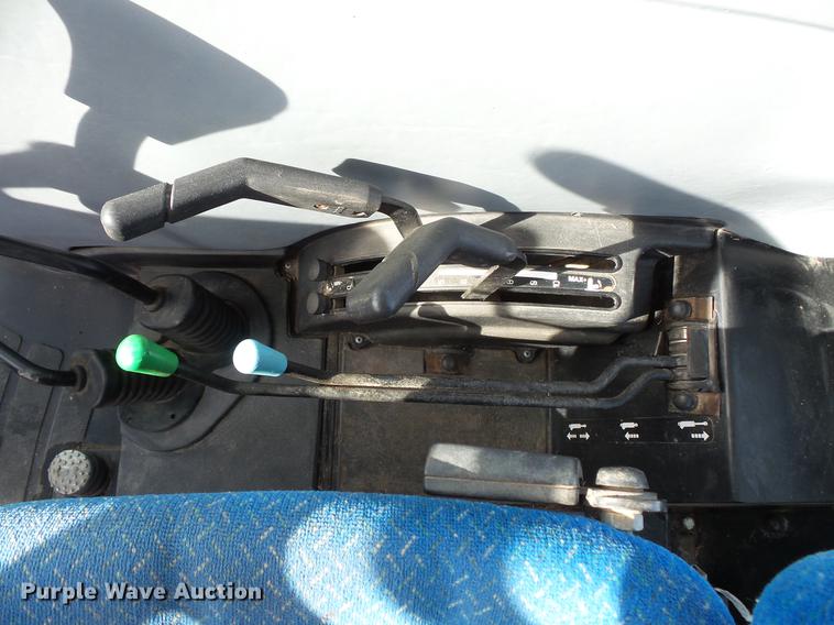 image for item DV9552 2009 New Holland TD5050 MFWD tractor