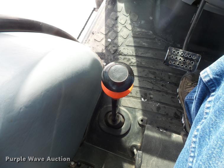 image for item DV9552 2009 New Holland TD5050 MFWD tractor