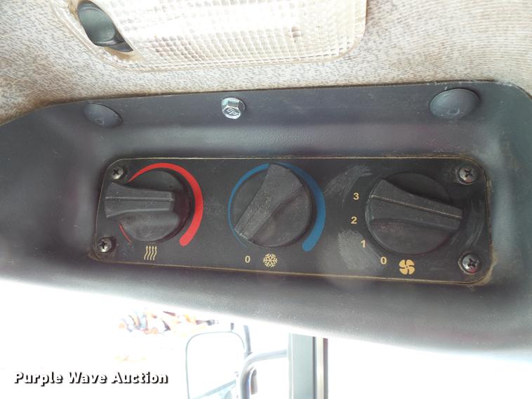 image for item DV9552 2009 New Holland TD5050 MFWD tractor