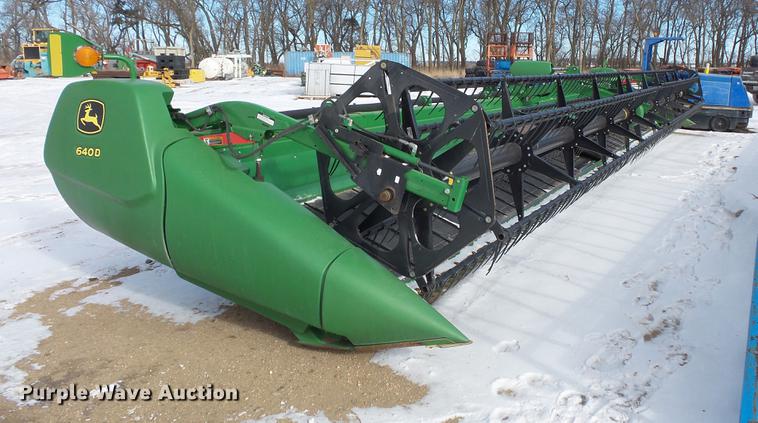 image for item EA9717 2015 John Deere 640D draper head
