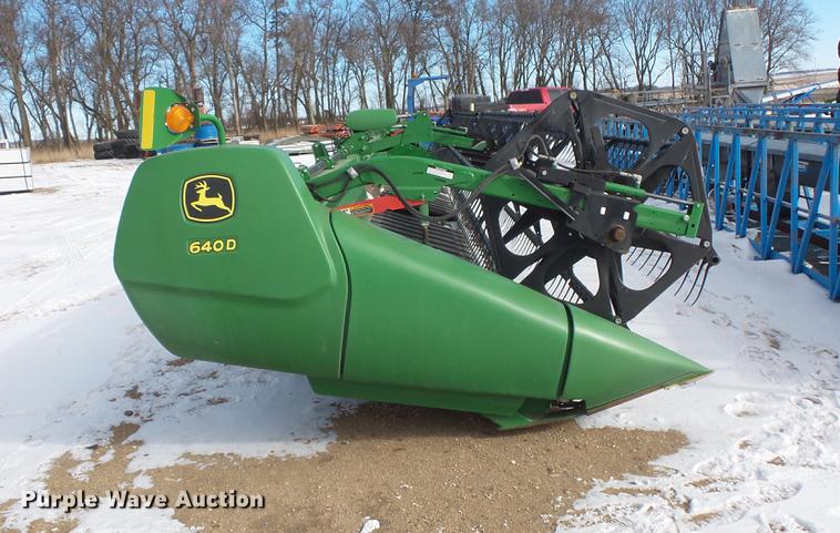 image for item EA9717 2015 John Deere 640D draper head