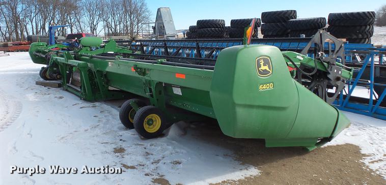 image for item EA9717 2015 John Deere 640D draper head