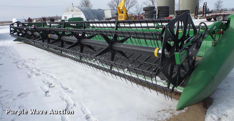 image for item EA9717 2015 John Deere 640D draper head