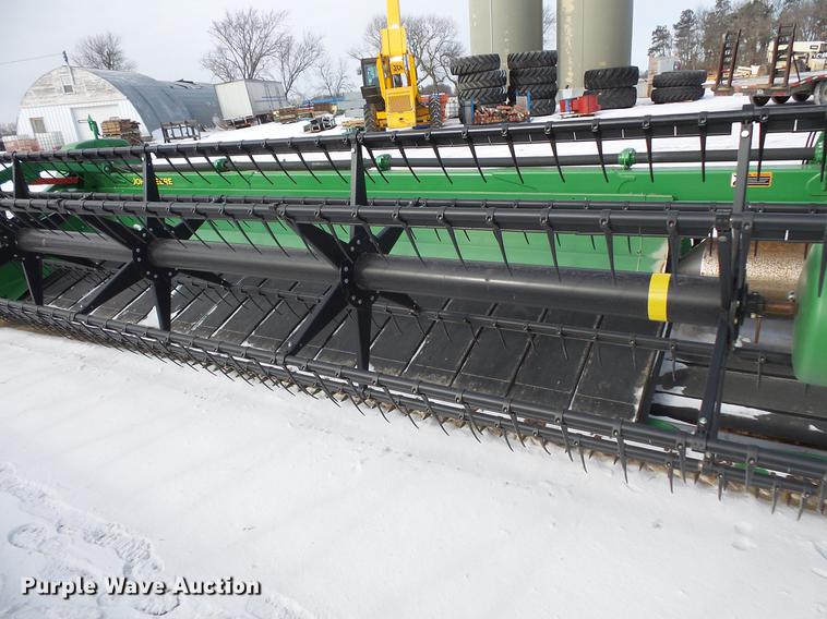 image for item EA9717 2015 John Deere 640D draper head