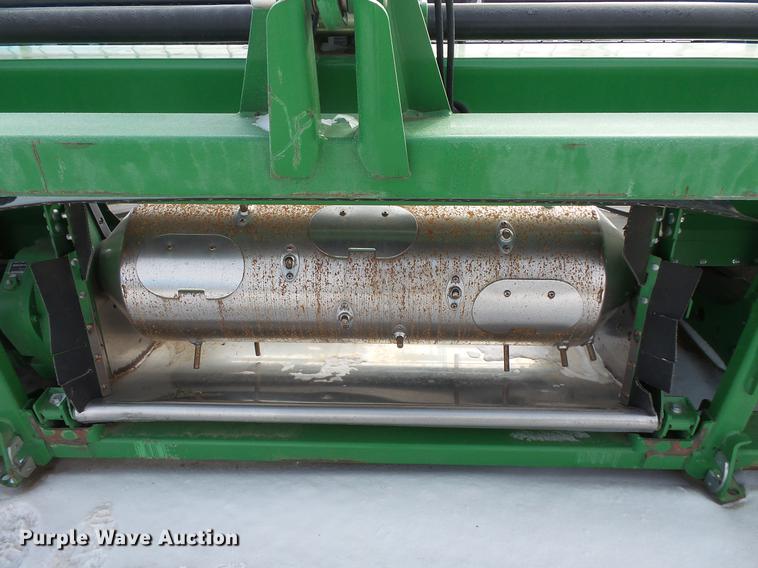 image for item EA9717 2015 John Deere 640D draper head