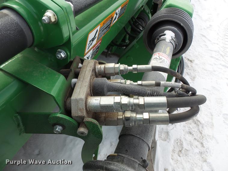 image for item EA9717 2015 John Deere 640D draper head