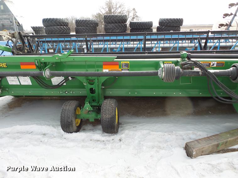image for item EA9717 2015 John Deere 640D draper head