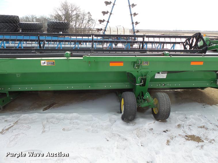 image for item EA9717 2015 John Deere 640D draper head
