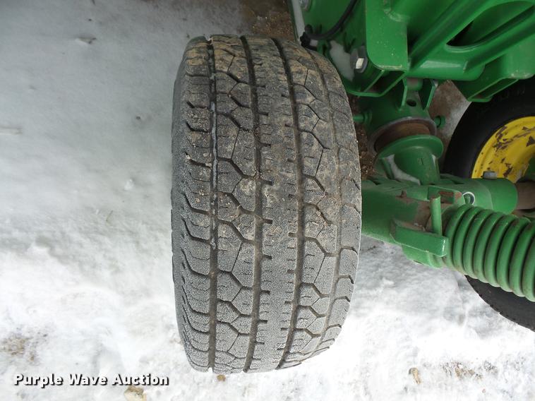 image for item EA9717 2015 John Deere 640D draper head
