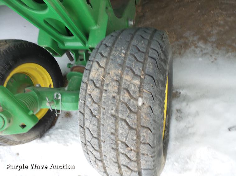 image for item EA9717 2015 John Deere 640D draper head