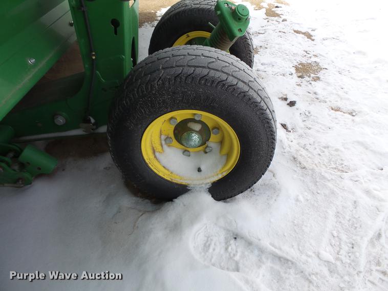 image for item EA9717 2015 John Deere 640D draper head