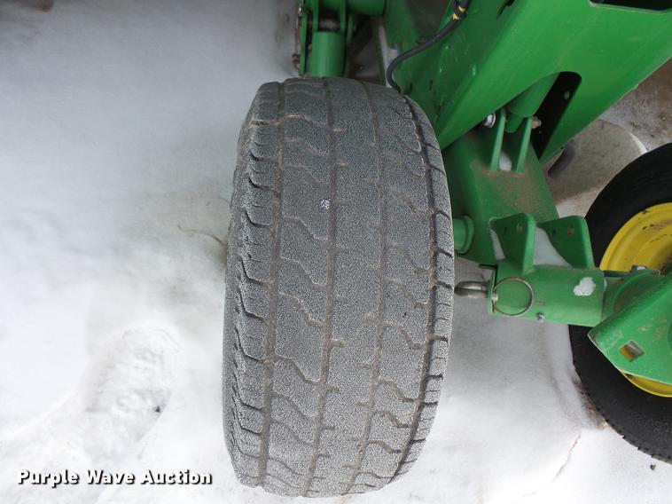 image for item EA9717 2015 John Deere 640D draper head