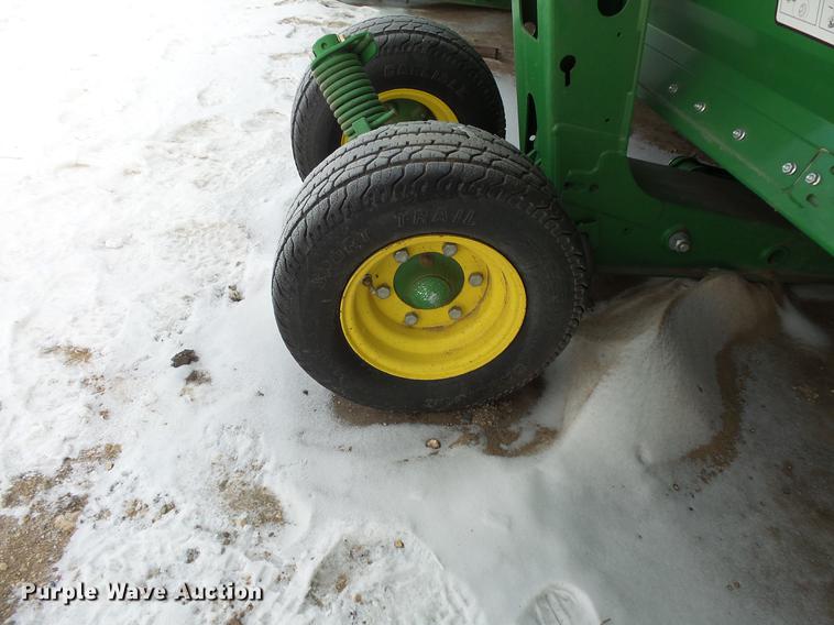 image for item EA9717 2015 John Deere 640D draper head