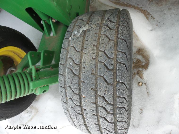 image for item EA9717 2015 John Deere 640D draper head