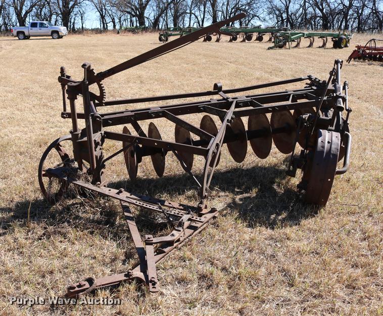 John Deere oneway disk in Delphos, KS Item EW9006 sold Purple Wave