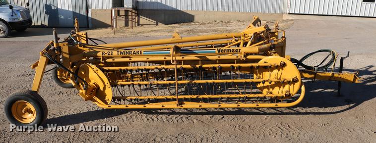 image for item EW9008 1995 Vermeer R23 hay rake