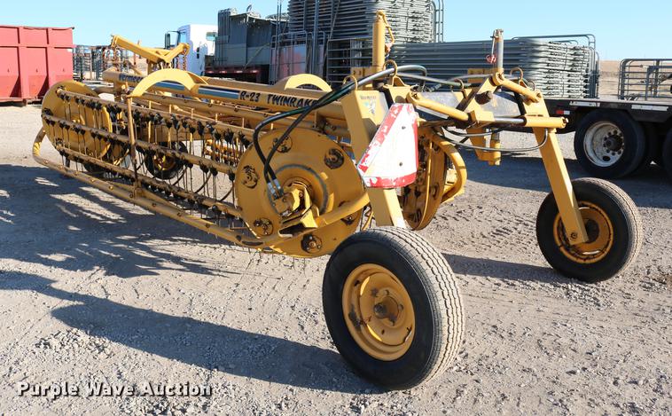 image for item EW9008 1995 Vermeer R23 hay rake