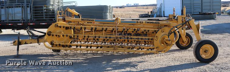 image for item EW9008 1995 Vermeer R23 hay rake