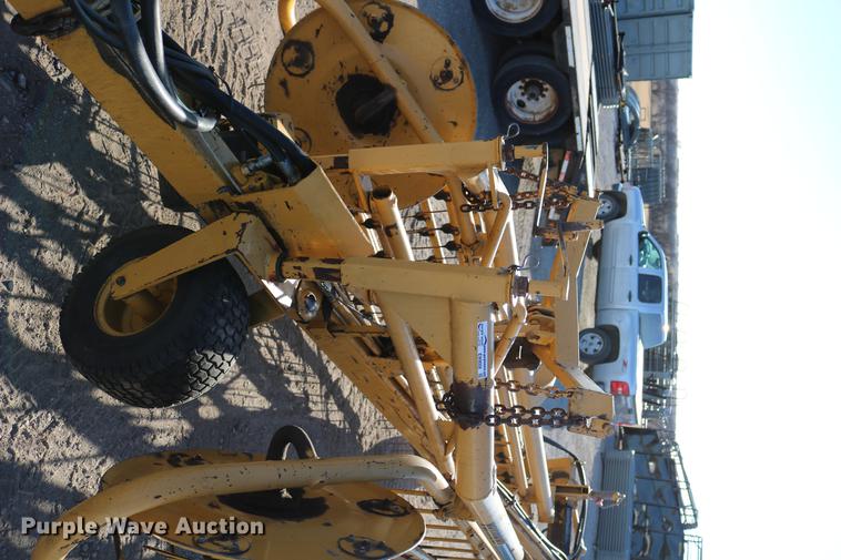 image for item EW9008 1995 Vermeer R23 hay rake