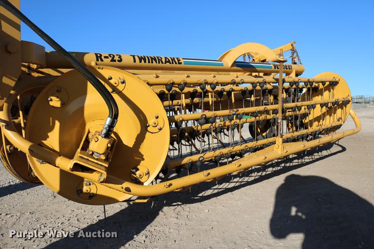 image for item EW9008 1995 Vermeer R23 hay rake