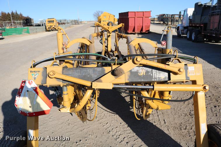 image for item EW9008 1995 Vermeer R23 hay rake