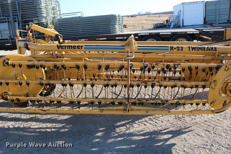 image for item EW9008 1995 Vermeer R23 hay rake
