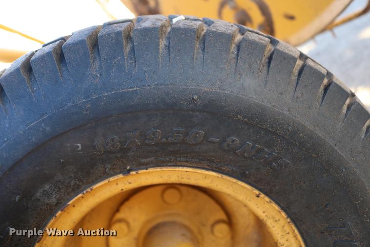 image for item EW9008 1995 Vermeer R23 hay rake