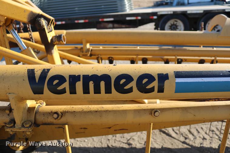 image for item EW9008 1995 Vermeer R23 hay rake